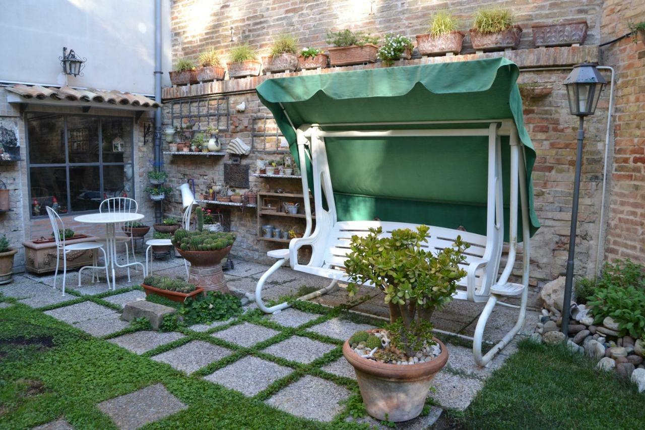 ラヴェンナ Il Giardino Roccioso Bed & Breakfast エクステリア 写真