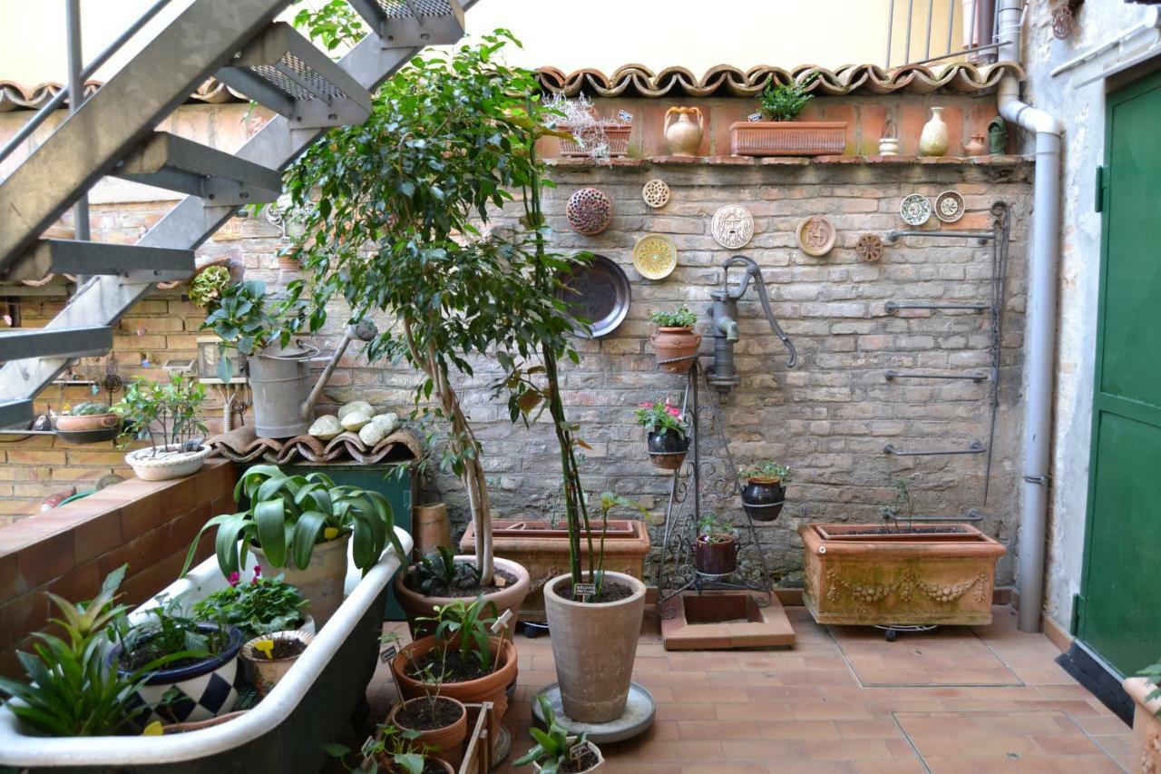 ラヴェンナ Il Giardino Roccioso Bed & Breakfast エクステリア 写真